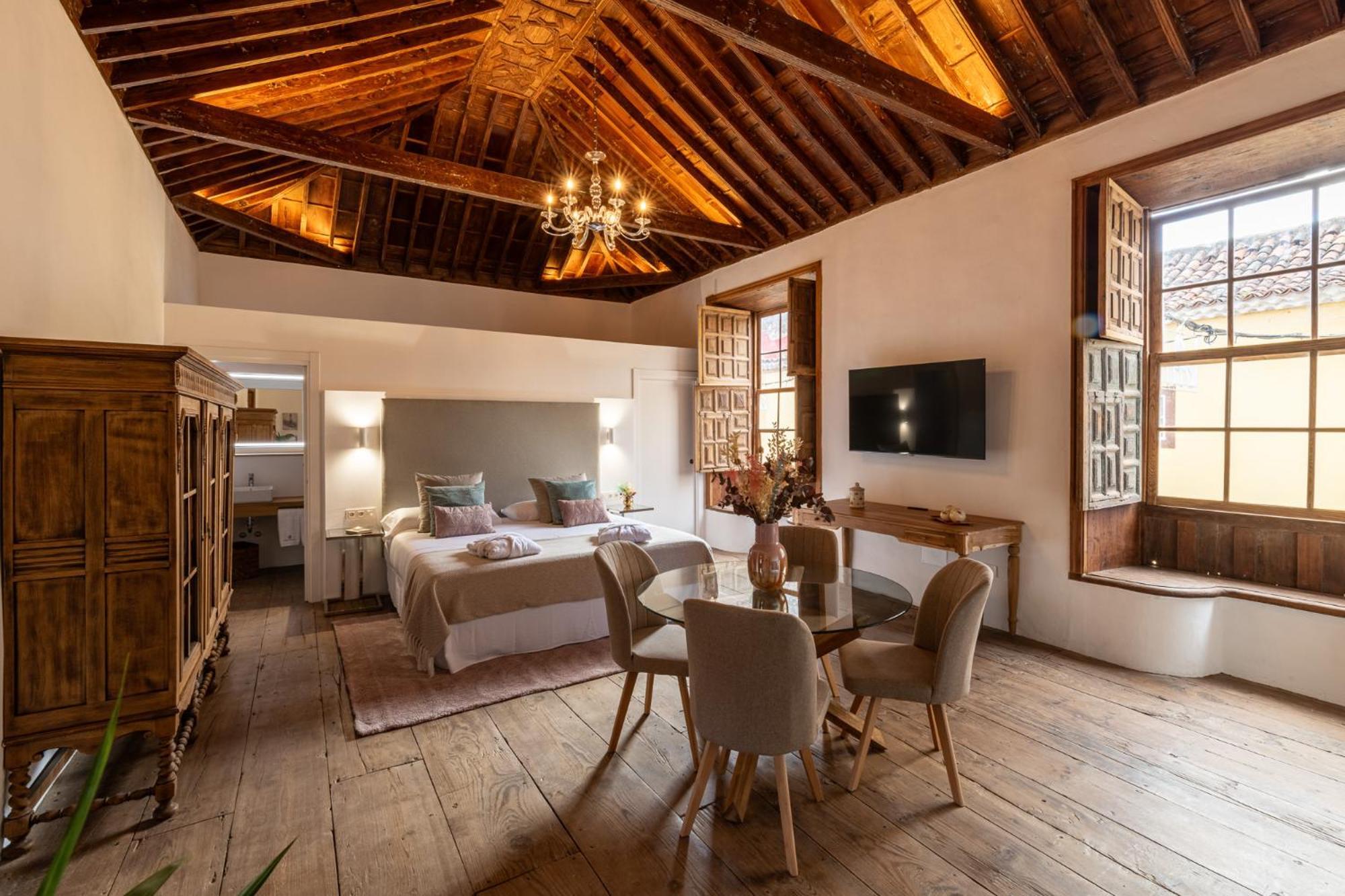 Готель La Casa De La Camelia Сан-Крістобаль-де-ла-Лагуна Екстер'єр фото