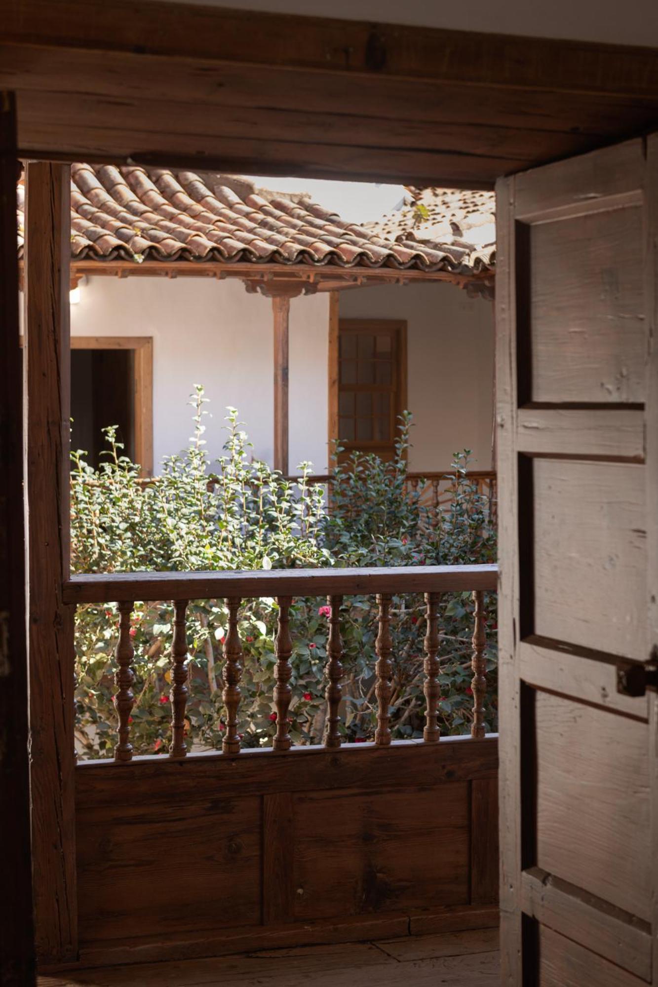 Готель La Casa De La Camelia Сан-Крістобаль-де-ла-Лагуна Екстер'єр фото