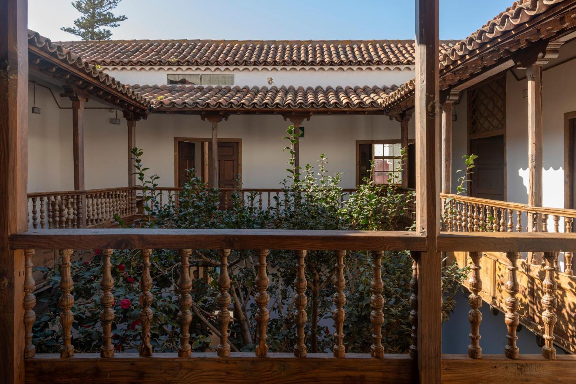 Готель La Casa De La Camelia Сан-Крістобаль-де-ла-Лагуна Екстер'єр фото